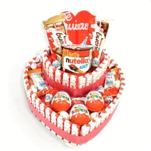 Tarta de dos pisos con chocolates Kinder.