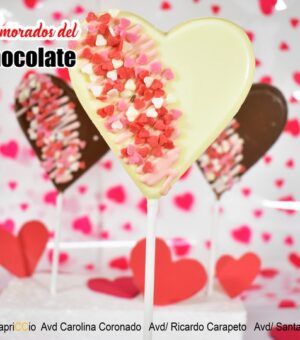 Piruleta con forma de corazon chocolate blanco