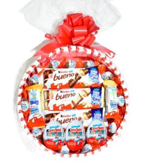 Tarta redonda con chocolates kinder y 3 huevos kinder sorpresa