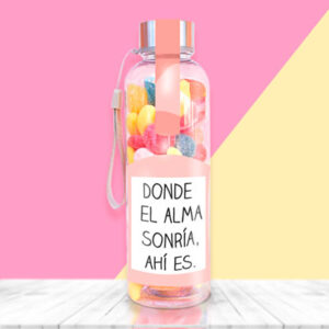 Botella con mensaje y chuches donde el alma sonría ahí es.
