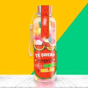 Botella con chuches y mensaje de amor gracioso.