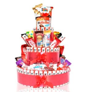 Tarta de tres alturas con chocolates kinder.