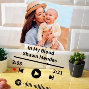 Placa de Spotify con expositor de madera.