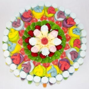 Tarta elaborada con gominolas