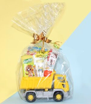 Camion relleno de golosinas para regalo