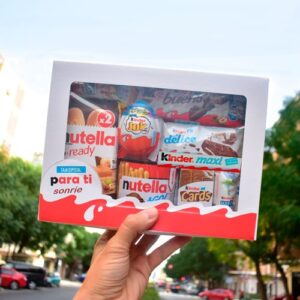 Estuche repleto de chocolate para regalo.