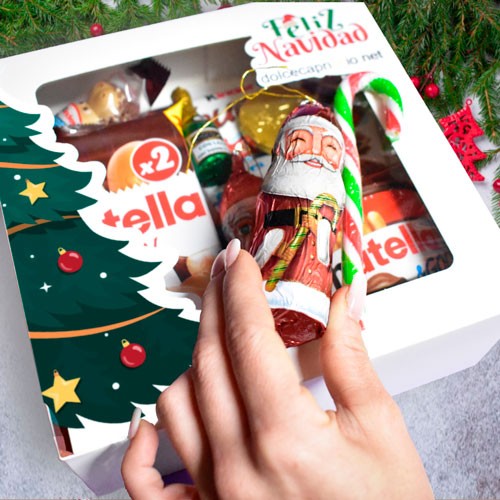 Caja de Navidad repleta de chocolates.