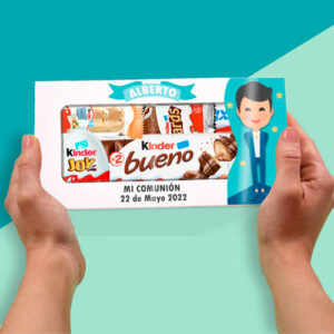 Caja repleta de chocolates para los invitados de la Primera Comunión niño.