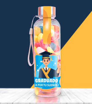 Botella con chuches para un niño graduado.