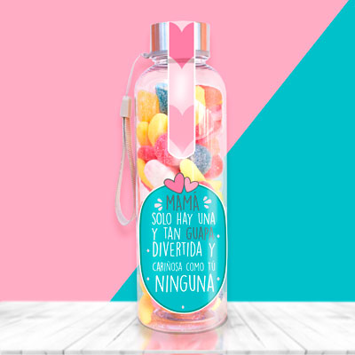 Botella rellena de chuches para regalar el día de la madre.