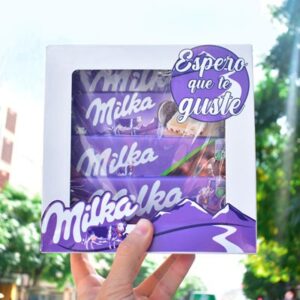 Caja llena de chocolates Milka.