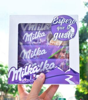 Caja llena de chocolates Milka.