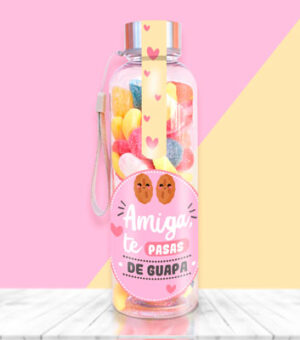 Botella de chuches para regalar a amigas guapas.