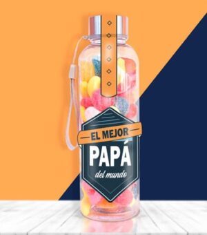 Botella rellena de chuches para regalar a papá.