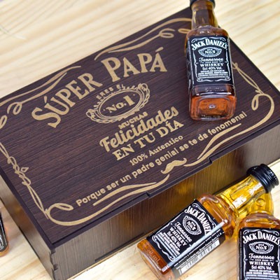 Caja de madera con 4 mini botellas de whisky Jack Daniel´s