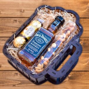 Caja de madera en forma de jarra. Para papá.