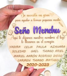 Placa de madera personalizada para regalar a profesor.