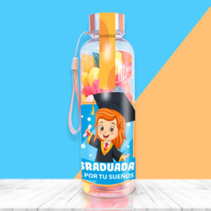 Botella con chuches para una niña graduado.