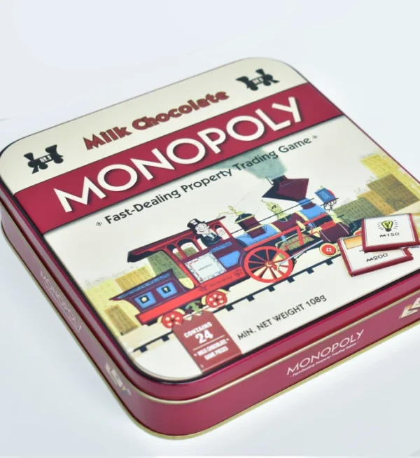 Caja de chapa de el Monopoly con chocolates.