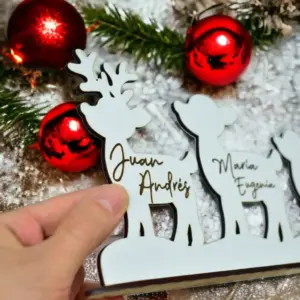 Familia de renos de madera.