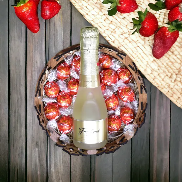 Corona de Madera con Bombones Lindor y Cava Freixenet.