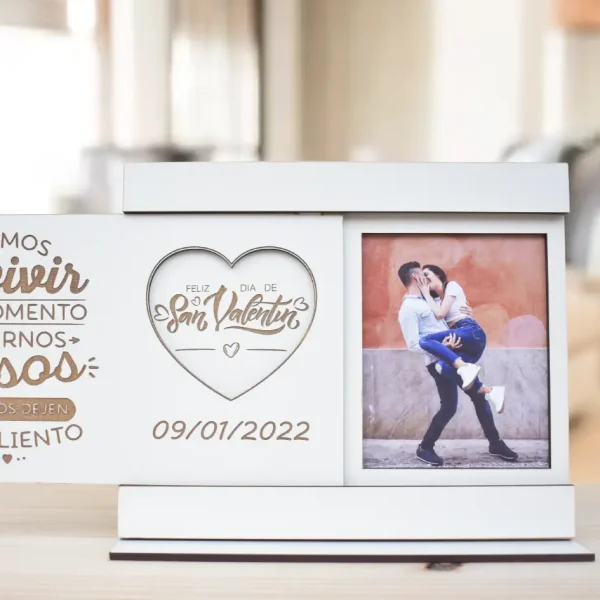 Marco de foto personalizado y grabado.