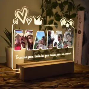 Lampara metacrilato palabra mamá con fotos.