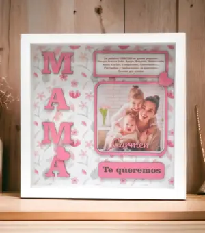 Marco de madera en relieve para regalar el día de la madre.