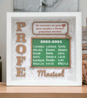 Marco de madera personalizado, regalo para profes.