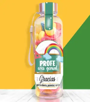Botella para regalara un profesor rellena de chuches con mensaje bonito
