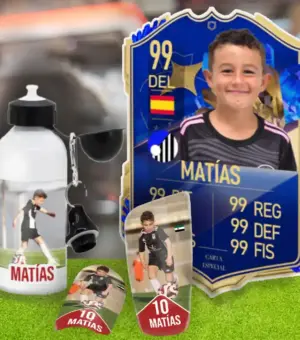 Pack regalo con Carta FIFA personalizada, espinilleras personalizadas y bidón de aluminio personalizado.