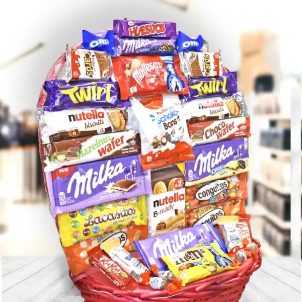 Cesta de chocolates Kinder, Milka y Nutella sin lazo, con variedad de productos para regalar.