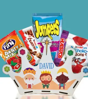 Corona personalizada con nombre con chuches y chocolate para regalar.