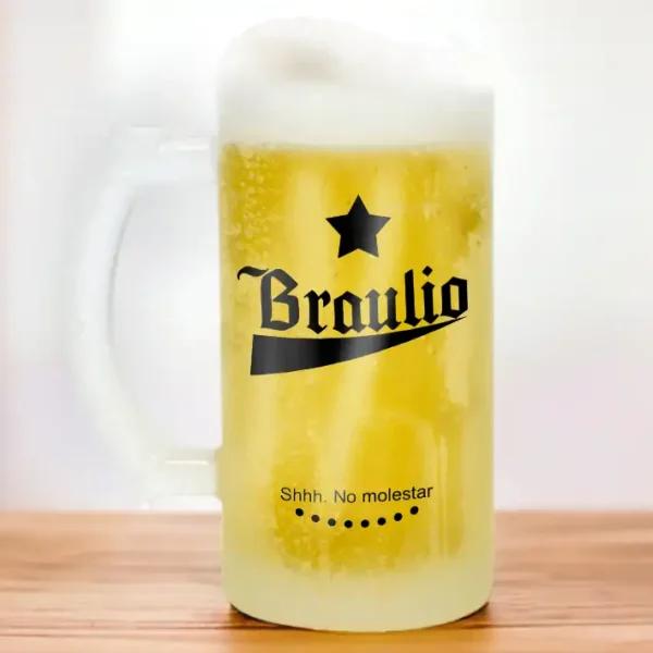 Jarra de cerveza personalizada con nombre. En este caso Braulio pero lo puedes personalizar con el nombre que quieras.