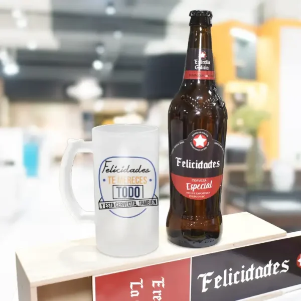 Caja de madera con la palabra Felicidades eres la caña, Cerveza con palabra Felicidades y Jarra 500cl con frase " Te mereces todo y esta cervecita también"