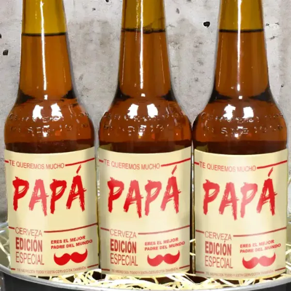 Mensaje en cervezas y Cubo "Te queremos mucho Papá" "Te mereces todo y esta cervecita también" "Eres el mejor padre del mundo".