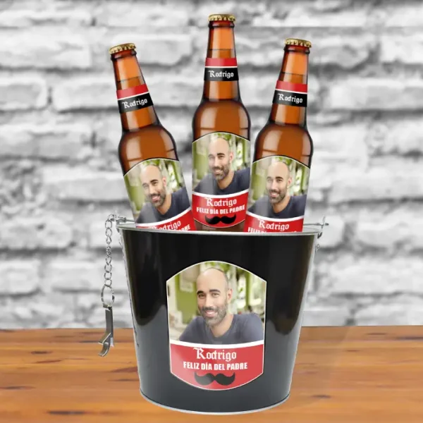 Cubo metalico con 3 Cervezas personalizadas para el día del padre. Con foto y texto.