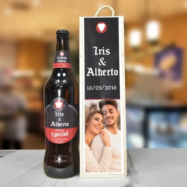 Cerveza personalizada y estuche de madera con foto y texto personalizado.