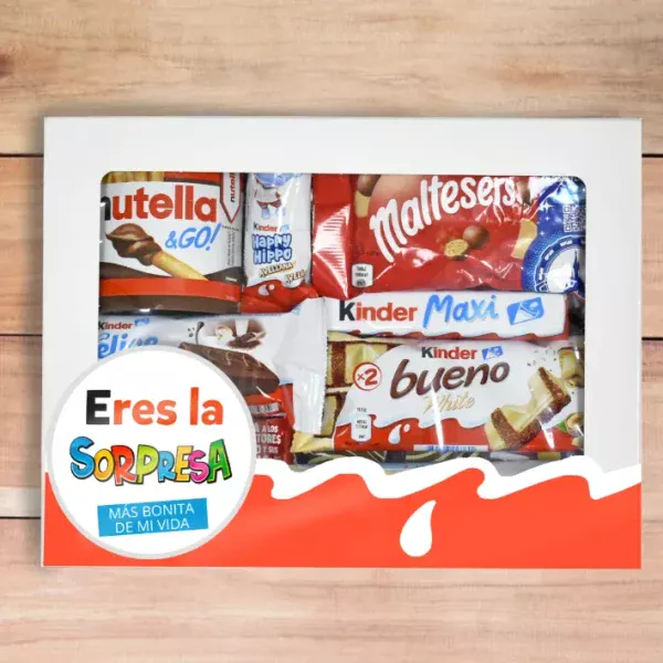 Caja con ventana que se ve el interior lleno de chocolates. Con mensaje " Eres la sorpresa más bonita de mi vida"