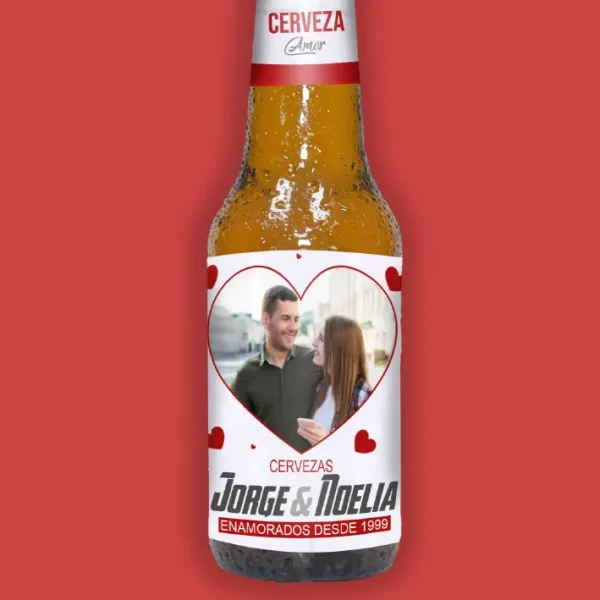 1 botellín de cerveza personalizado con foto y nombre de la pareja.