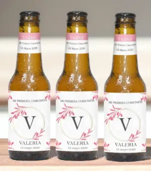 3 Botellines de cerveza personalizadas con nombre, inicial y fecha de la primera comunión.