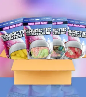 Caja con cuatro unidades de chuches liofilizadas.