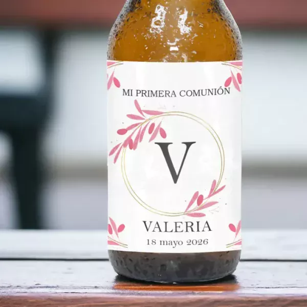 Botellines de cerveza personalizadas con nombre, inicial y fecha de la primera comunión.