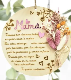 Placa de madera con flores secas y metacrilato. Para regalar a Mamá