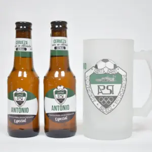 2 Botellines de cerveza y una jarra personalizada para entrenadores de fútbol base.