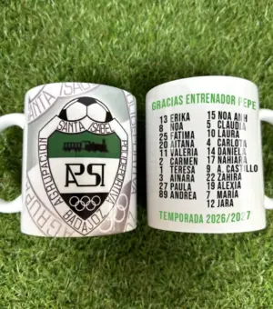 Taza personalizada para entrenadores con el nombre de los niños.
