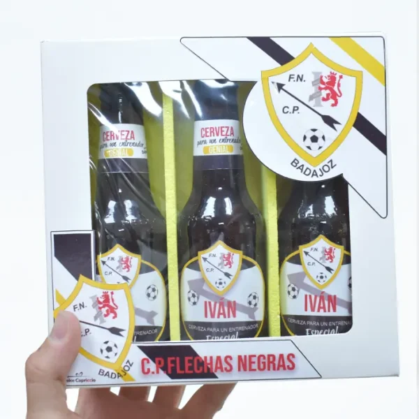 Estuche 3 Cervezas para regalar a entrenadores de futbol base.