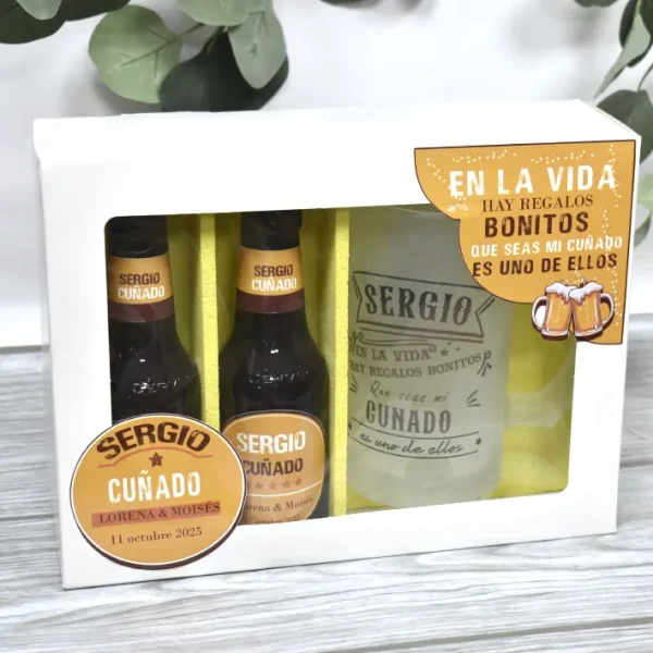 Estuche Cerveza para cuñados. Dos botellines y una Jarra de cerveza personalizada.
