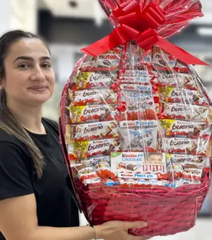 Cesta Kinder para obsequio en empresas.