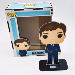 Funko Pop personalizado niño con traje de comunión y nombre. Manuel. Incluye caja decorativa de madera.También personalizada estilo Funko.